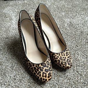 Cole Haan leopard prined haircalf wedge 7B